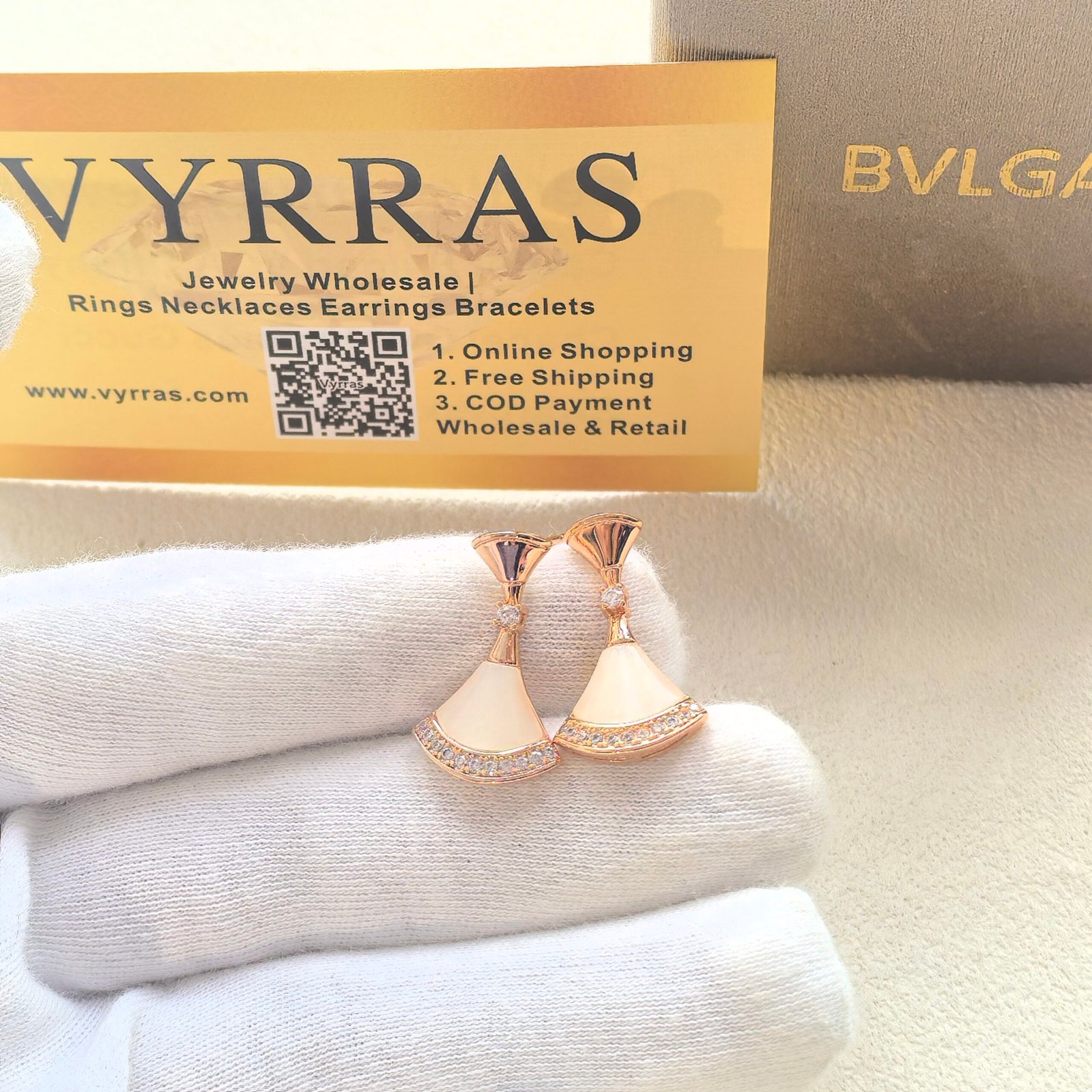 Bvlgari Bông tai váy kim cương nữ