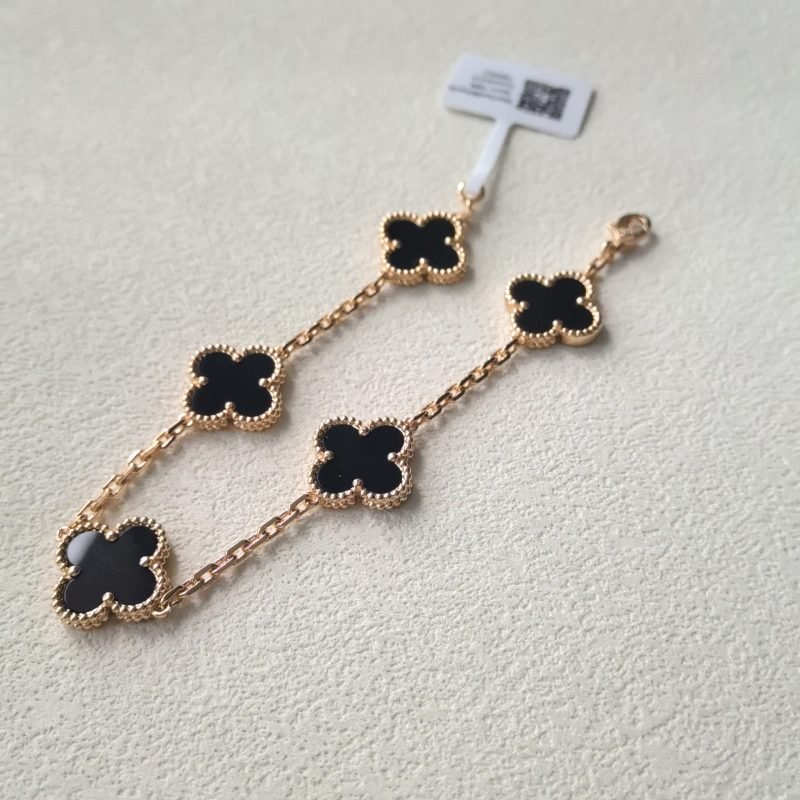vca_five_flower_bracelet