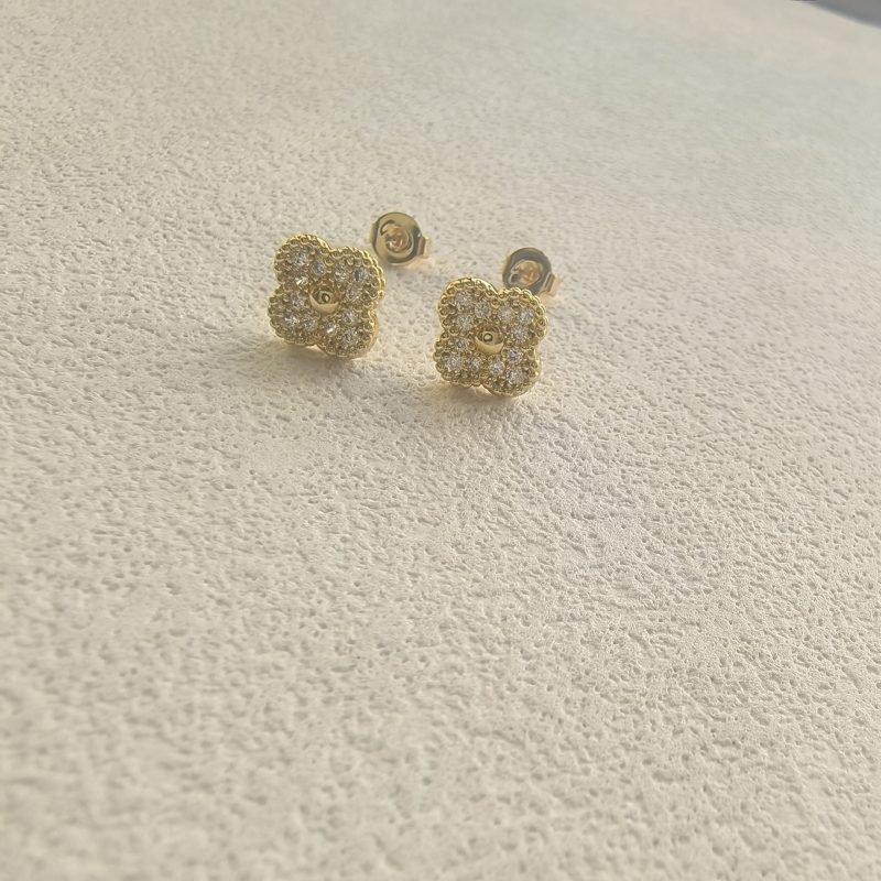 vca_earrings